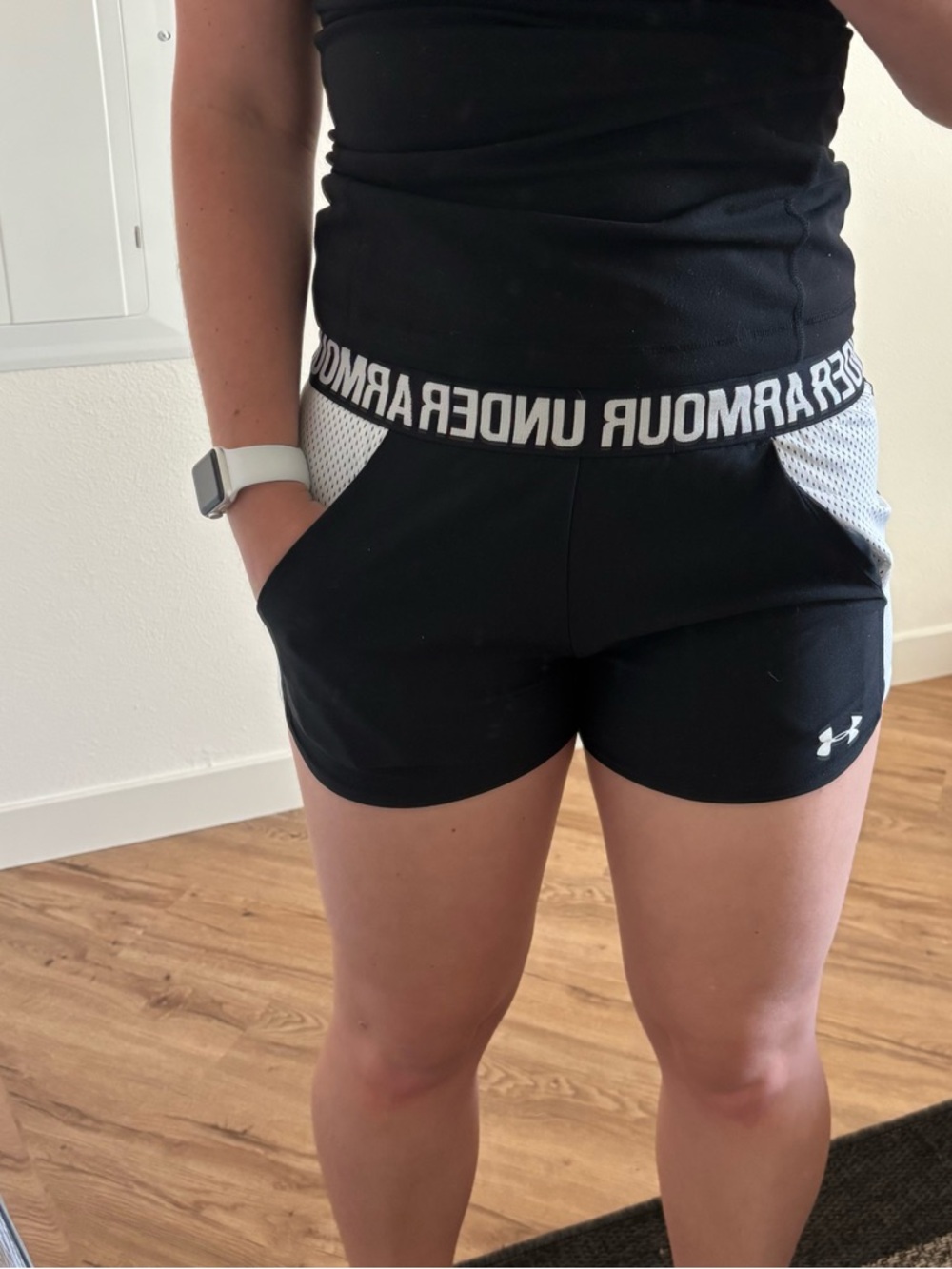 Under Armour Black white mesh Women's athletic running Shorts size XS low rise